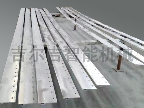 涂層材料不同組分能發生放熱化學反應